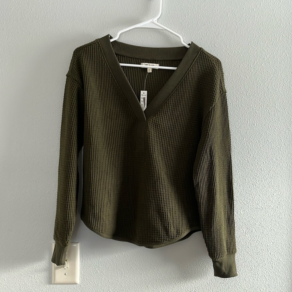 Madewell Brushed Waffle V-Neck Tee - Picture 2 of 7